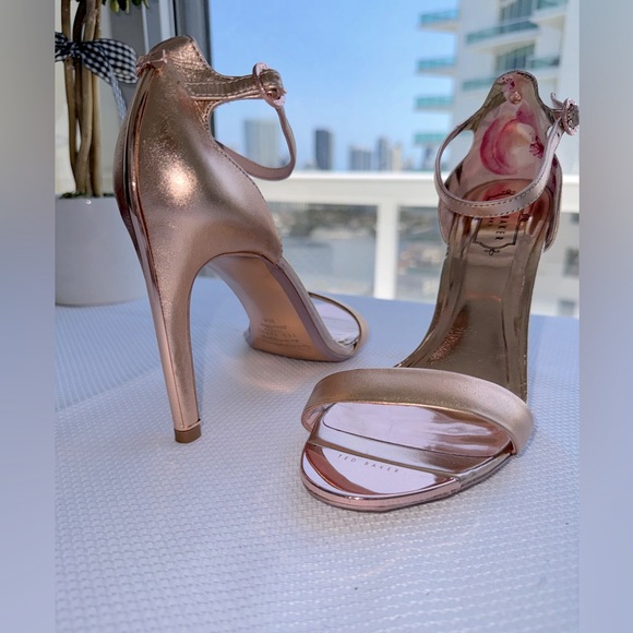 Ted Baker rose gold heels, never worn size 39.5 - Picture 8 of 8